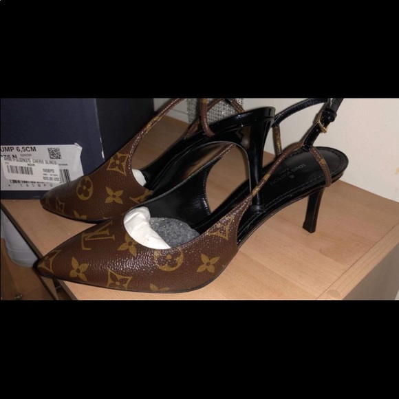Louis Vuitton heels Size 37.5 Euro never worn - Picture 1 of 3
